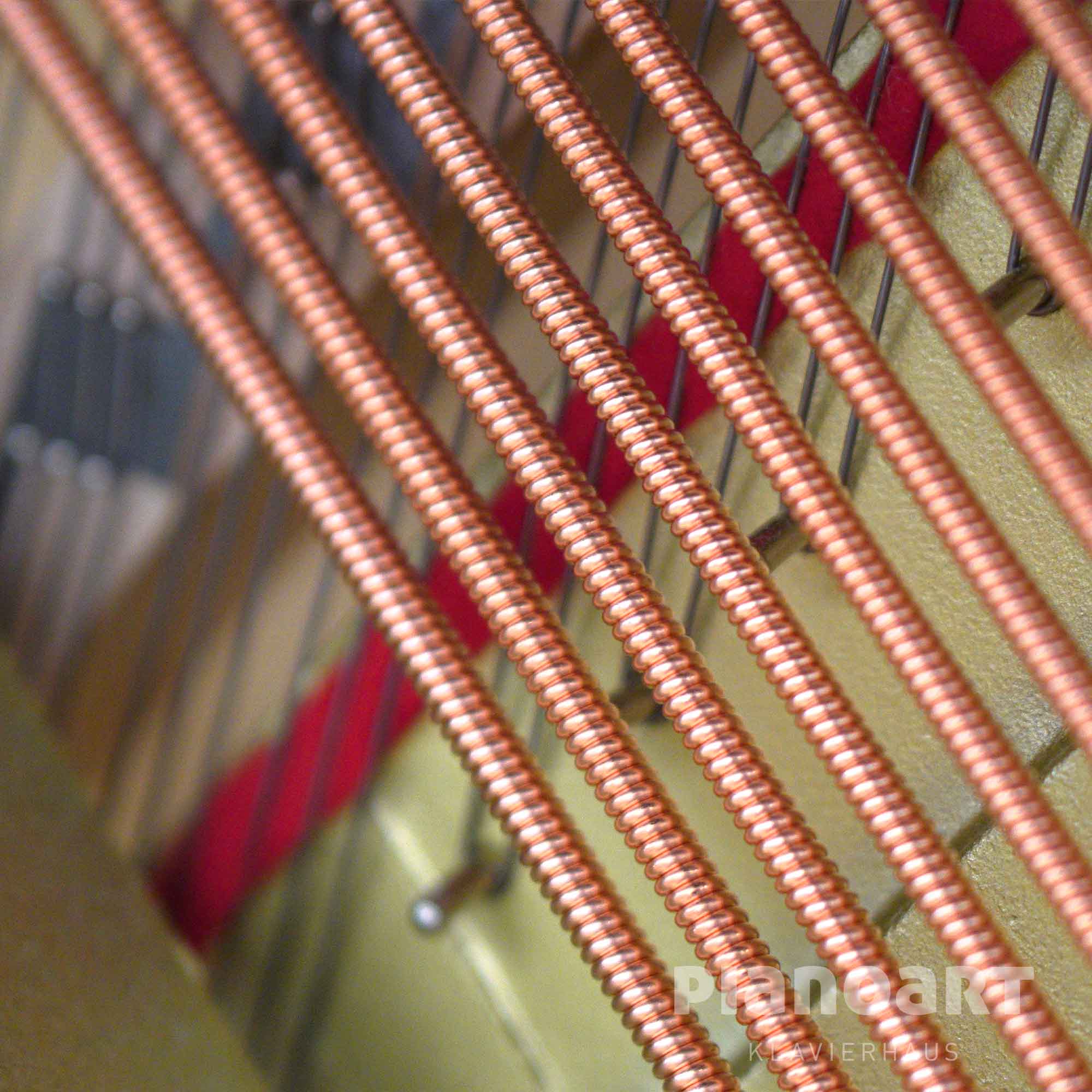 Klavier Yamaha U1 TA3 Saiten