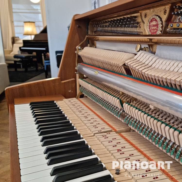 Gebrauchtes Klavier Schimmel Modell 112 Ansicht Tasten