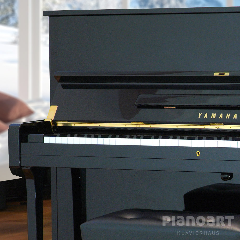 Yamaha U1 Gebraucht Detailansicht linke Seite