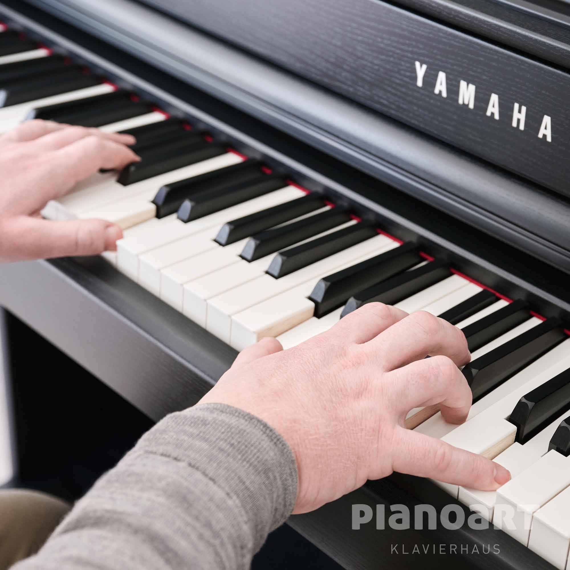 E-Piano Yamaha CLP-845 B
