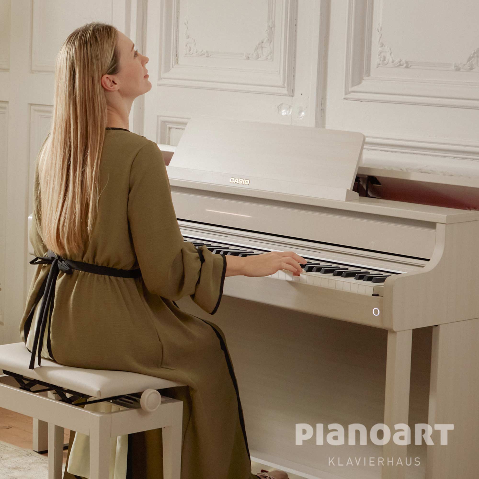 Klavierspielerin Digitalpiano Casio Celviano AP-750 GB